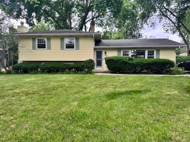 Photo - 541 Cypress Dr House