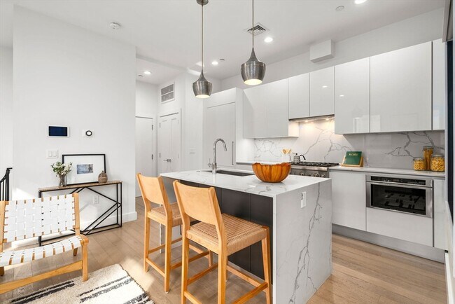 Building Photo - 39 A St Unit 1