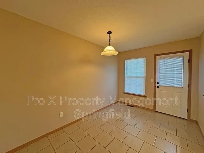 717 E Watermill Cir