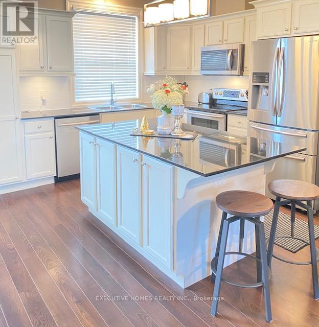 Photo - 1850 Beaverbrook Ave