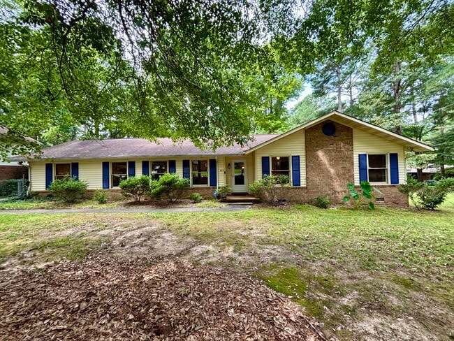 Building Photo - 833 Brandon Rd Rental
