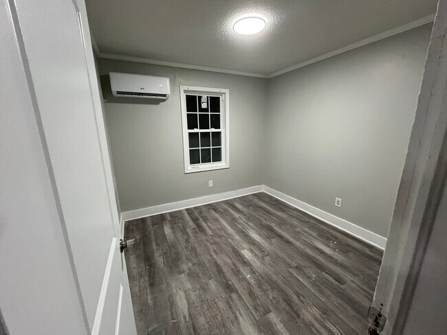 Building Photo - 309 West Ave