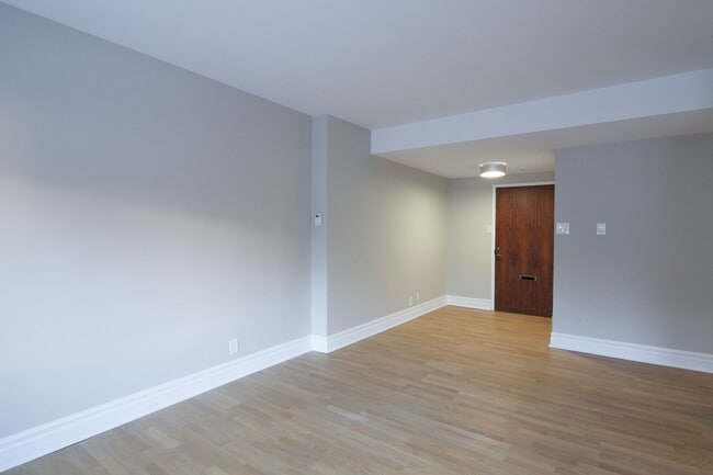 Photo - 4555 Av. Bonavista Unit 219