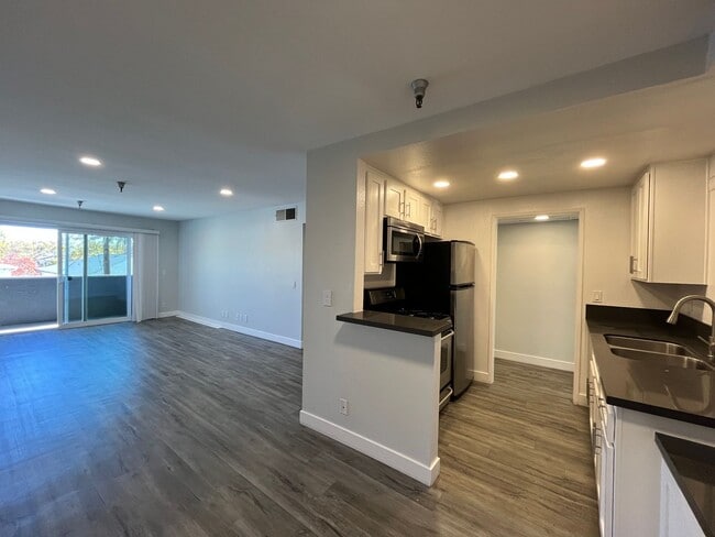 Photo - 110 South Sweetzer Ave