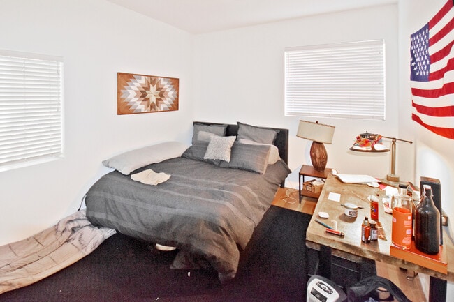 Bedroom 3 - 2885 Searidge St House