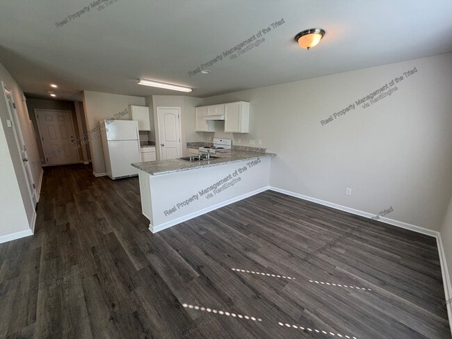 Photo - 4116 Devonwood Ct