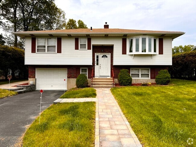 Building Photo - 42 Partridge Dr Rental