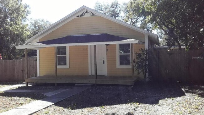 Photo - 733 New York St