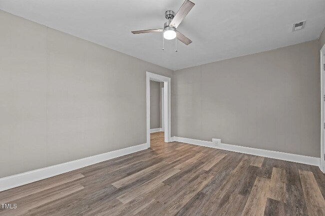 Photo - 211 W Sycamore St