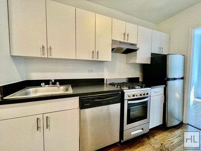 Photo - EAST 89TH STREET Unidad 12