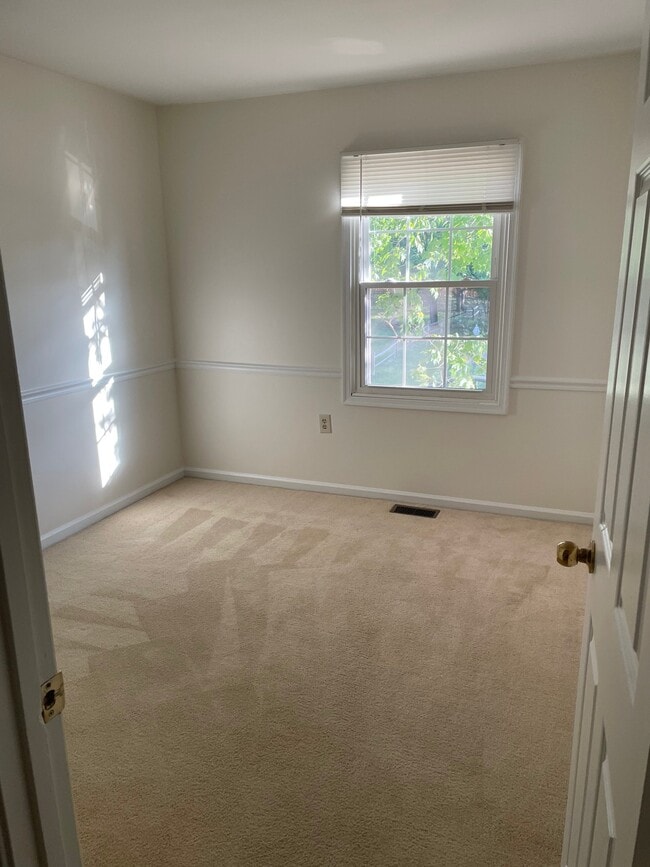 Photo - 338 Nansemond St SE