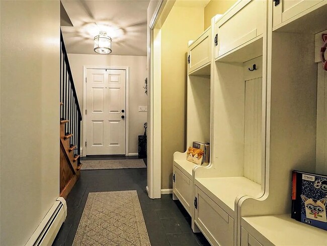 Photo - 617 Midvale Rd