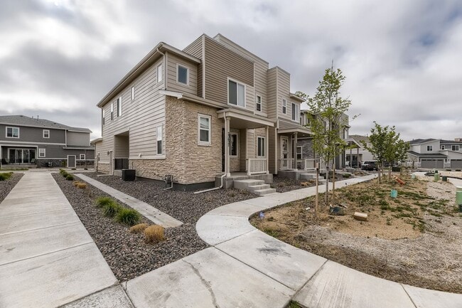 Building Photo - Stunning 3 Bed 2 1/2 Bath in Aurora! Rental