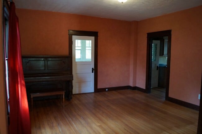 Photo - Eleventh St Unit 817 W 11th Street