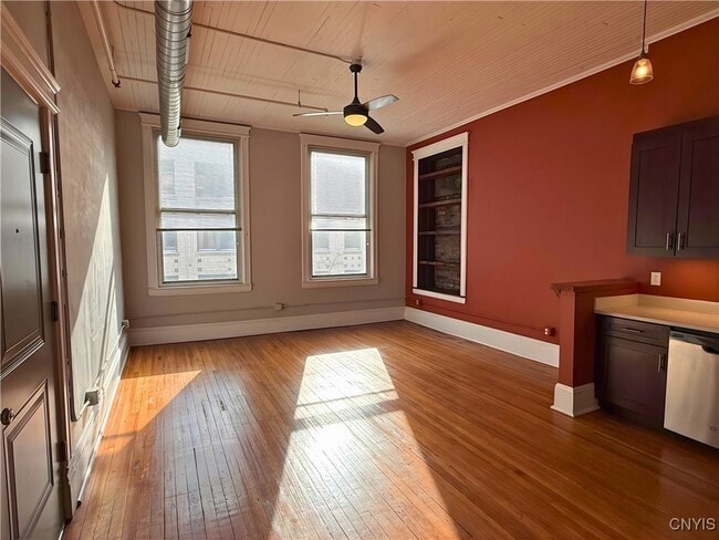 Photo - 205 E Jefferson St