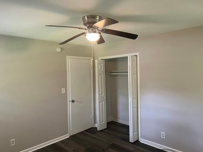 Photo - 1472 Tulip Pl