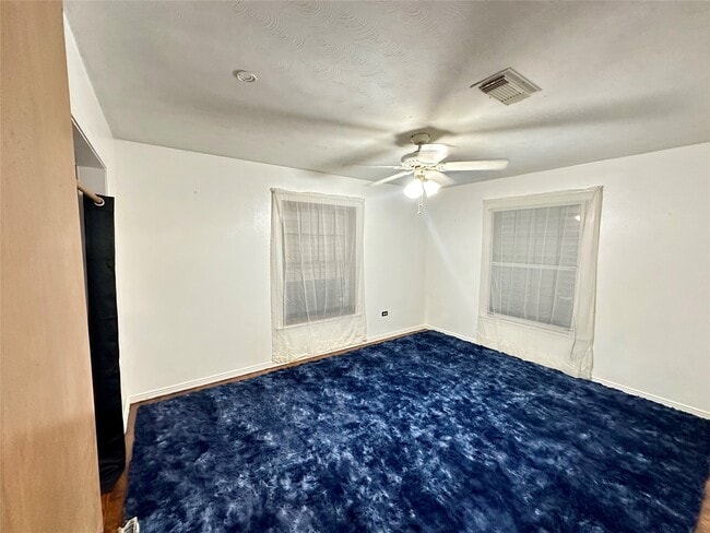 Building Photo - 2810 N Houston Dr