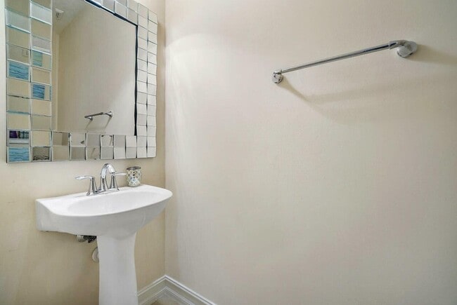 Photo - 111 SW 2nd Ave