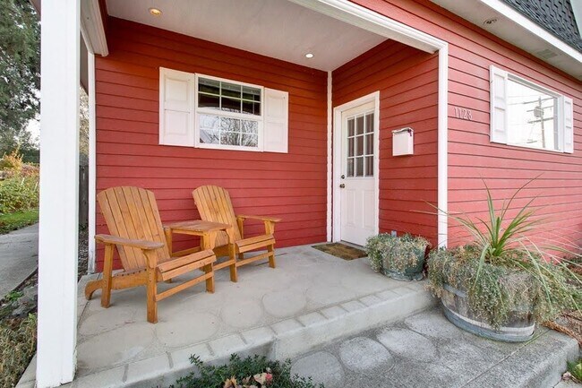 Photo - 1128 Hobson St