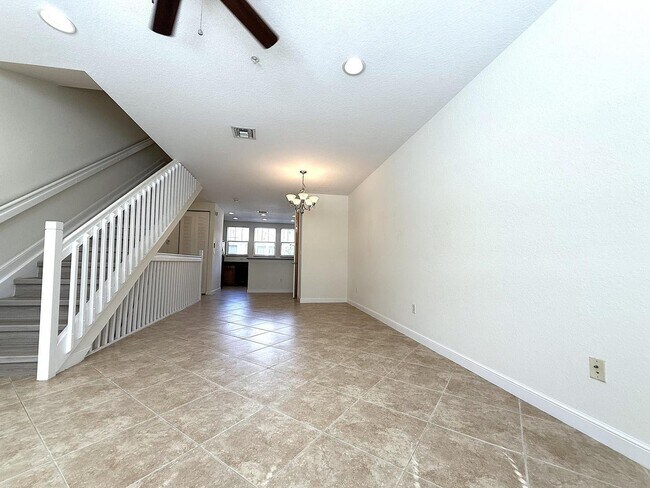 Photo - 960 Millbrae Ct