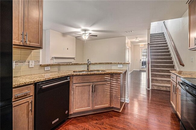 5004 Longview Walk