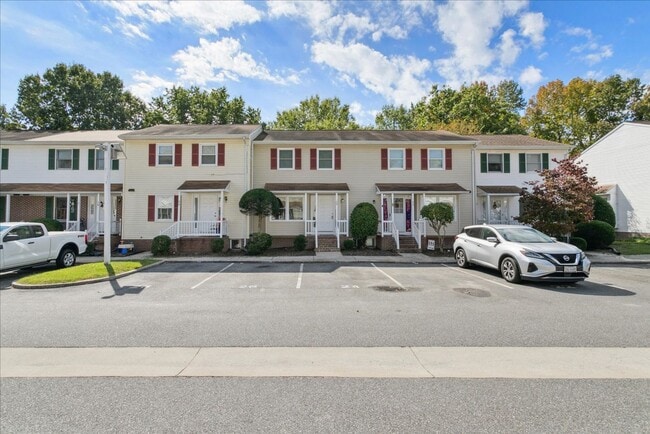 Photo - Bright 2 Bedroom Townhome in Williamsburg VA with Finished Lower Level & Private Balcony