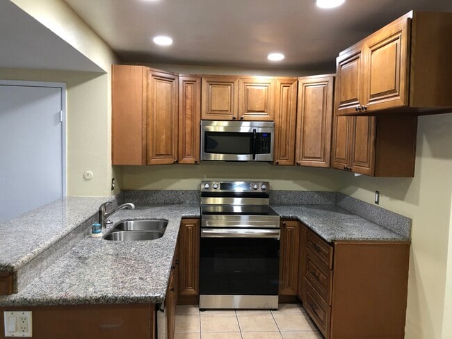 Photo - 2266 Denair Ave Unidad 414