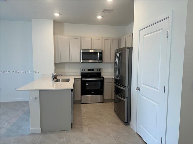 Photo - 822 SW 11th Ter