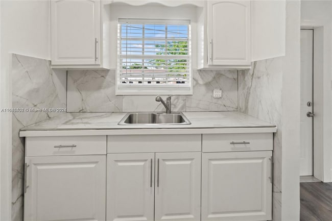 Photo - 445 NE 121st St