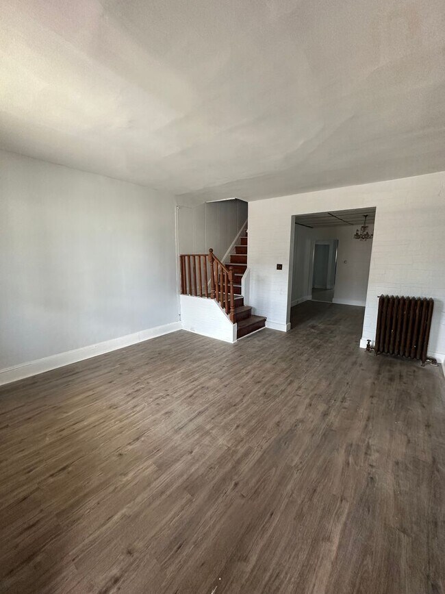 Photo - 202 S 4th St