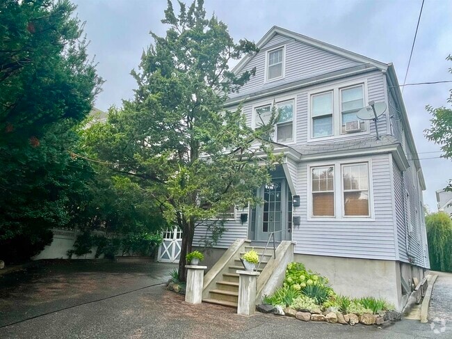 Building Photo - 187 W 30th St Unit 3 Rental