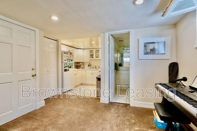 Photo - 869 Ogden St Unit #3