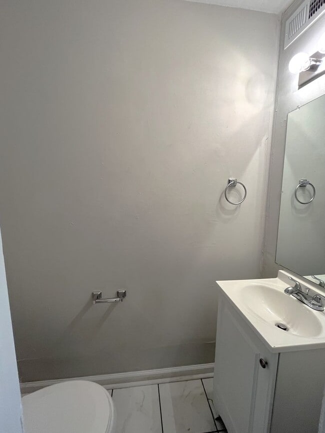 Photo - 2 Bedroom Home Minutes from Downtown!