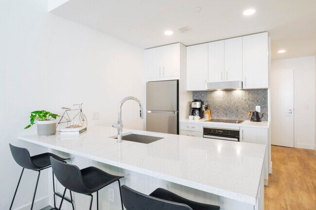 Kitchen with Miele and Samsung Appliances