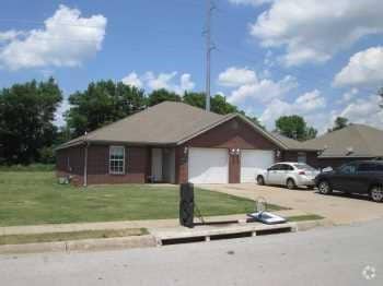 Building Photo - 849 Meadowlands Dr Rental