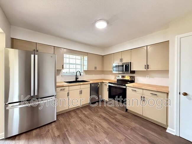 Photo - 8225 Cavan Cir