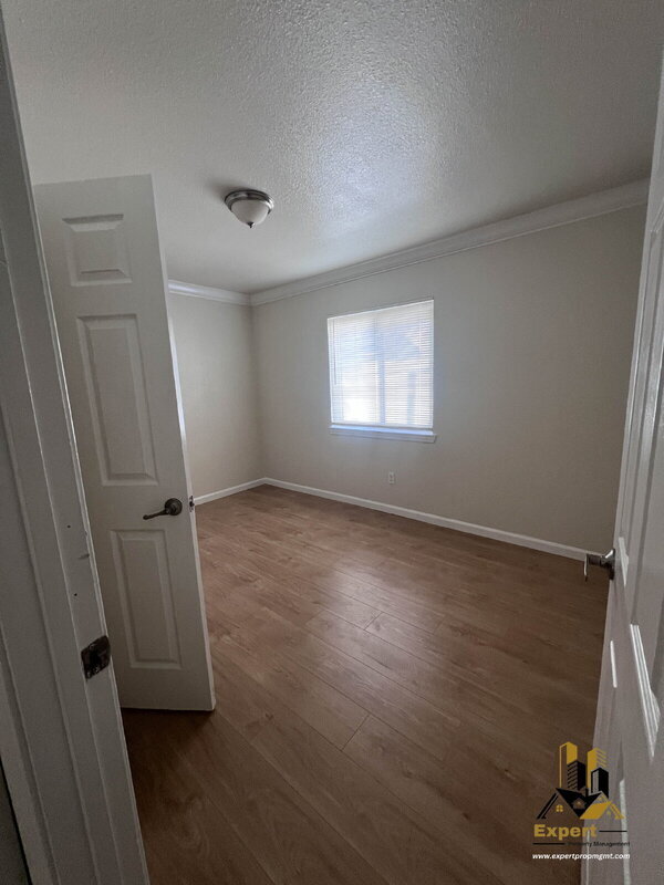 Photo - 480 Lindley Dr