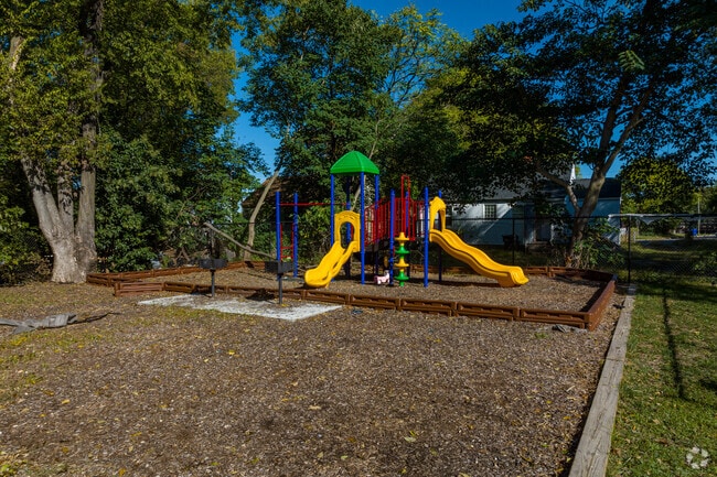 Photo - Redd Fox Apartments