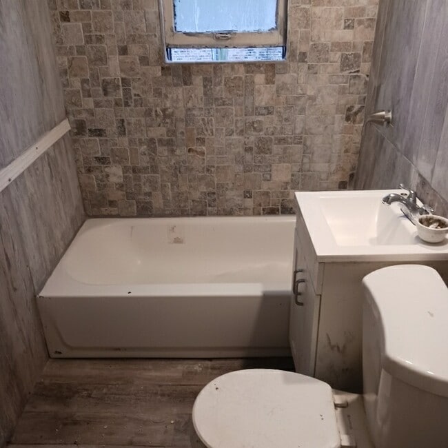 Building Photo - 5042 S Laflin St Unit 1