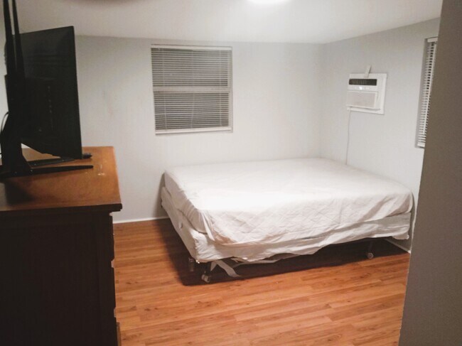 Photo - 2737 Garden St