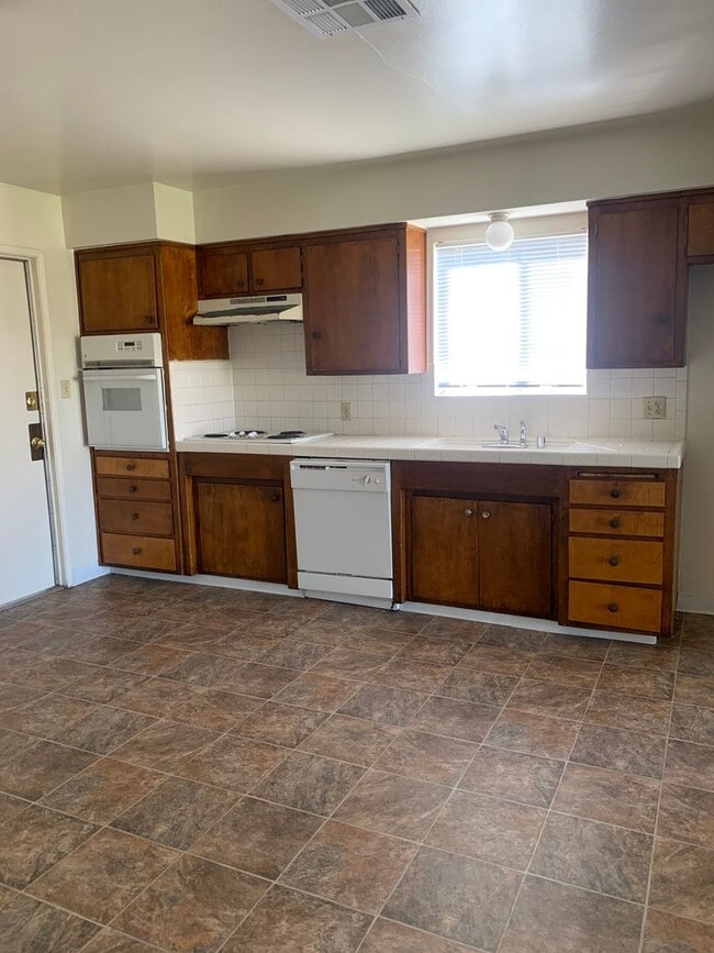 Photo - 5913 Akers Rd