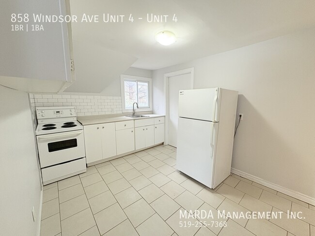 Building Photo - COZY 1 BED/1 BATH - DOWNTOWN + GAS 1 MONTH FREE RENT! Unit 4