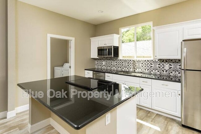 Photo - 1507 W 5th St