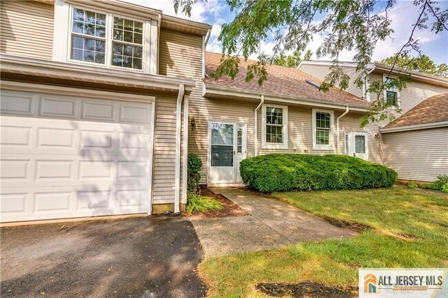 Photo - 130 Winchester Way