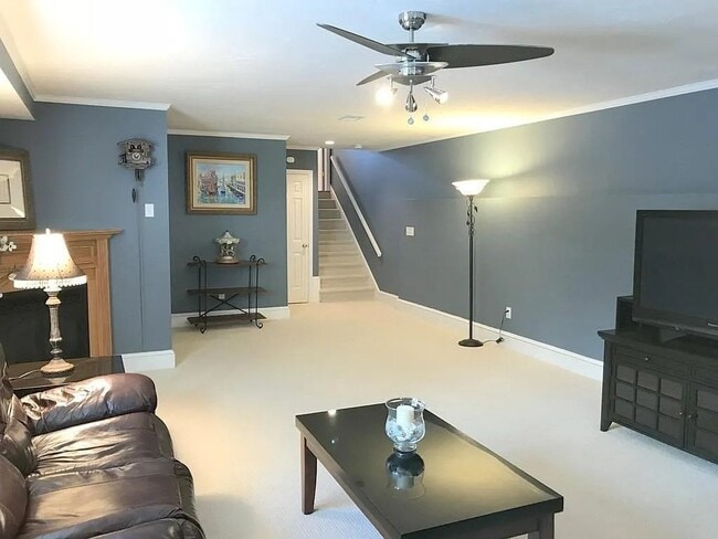 Photo - 343 Quarry St Unit 2