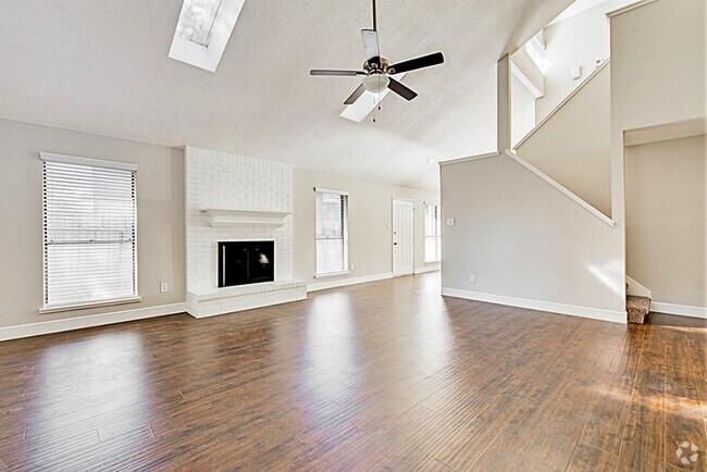 Building Photo - 13830 Hollowgreen Dr Unit 101 Rental
