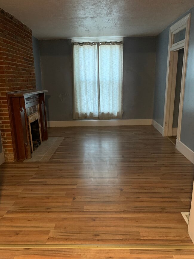 Building Photo - 2326 King St Rental