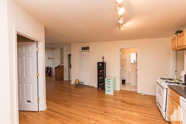 Photo - 1538 N Milwaukee Ave Unidad 4