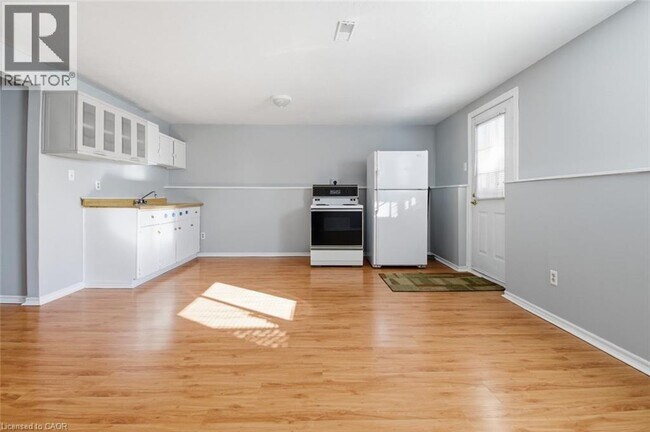 Photo - 113 Commercial St