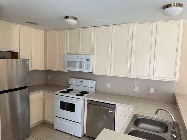 Photo - 1625 Townhome Ln